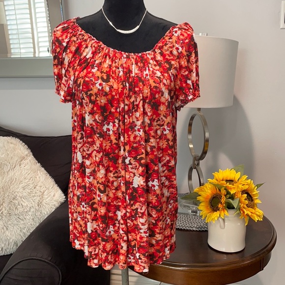 JohnPaulRichard Tops - Short sleeve floral top